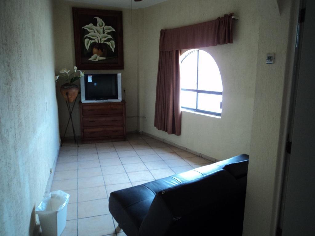 Hotel Mario'S Inn Ramos Arizpe エクステリア 写真