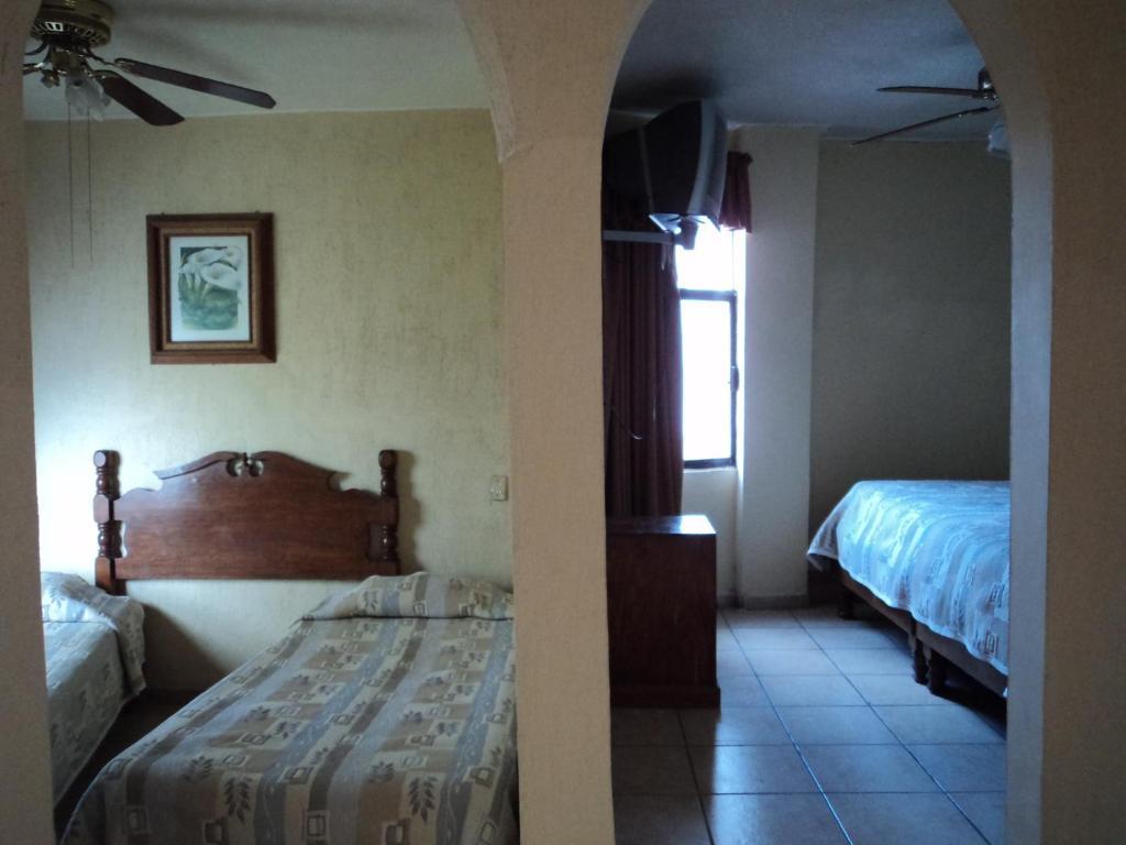 Hotel Mario'S Inn Ramos Arizpe エクステリア 写真