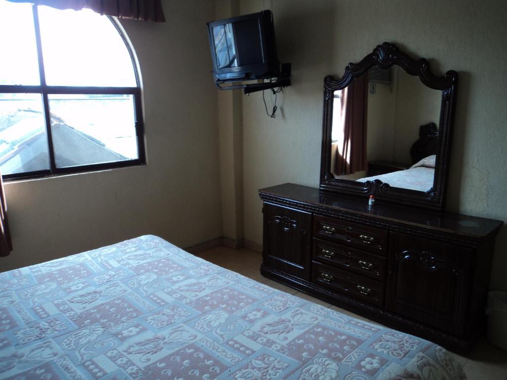 Hotel Mario'S Inn Ramos Arizpe エクステリア 写真
