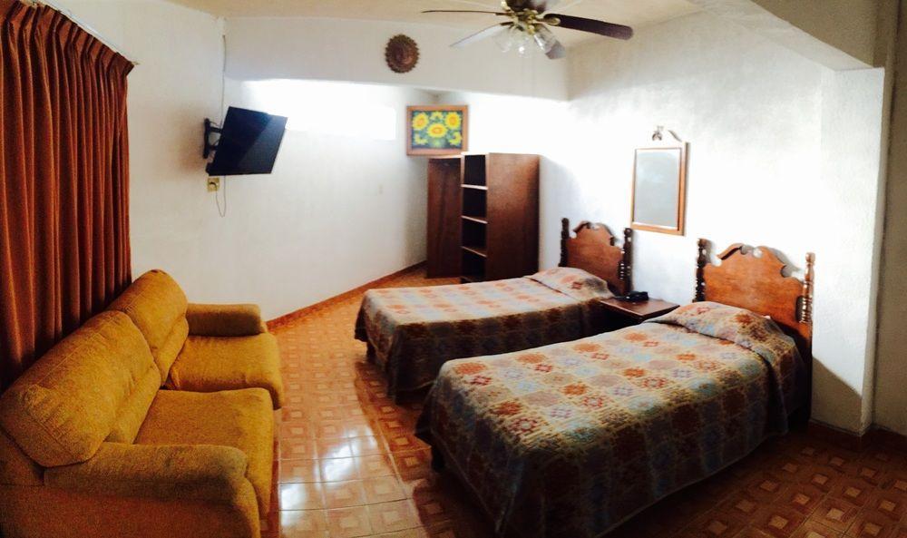 Hotel Mario'S Inn Ramos Arizpe エクステリア 写真